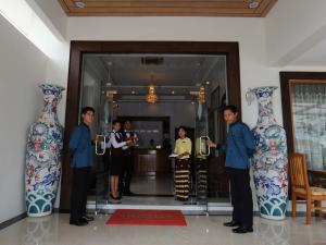 The Golden Lake Hotel,Naypyidaw>>Nay Pyi Taw,3 star