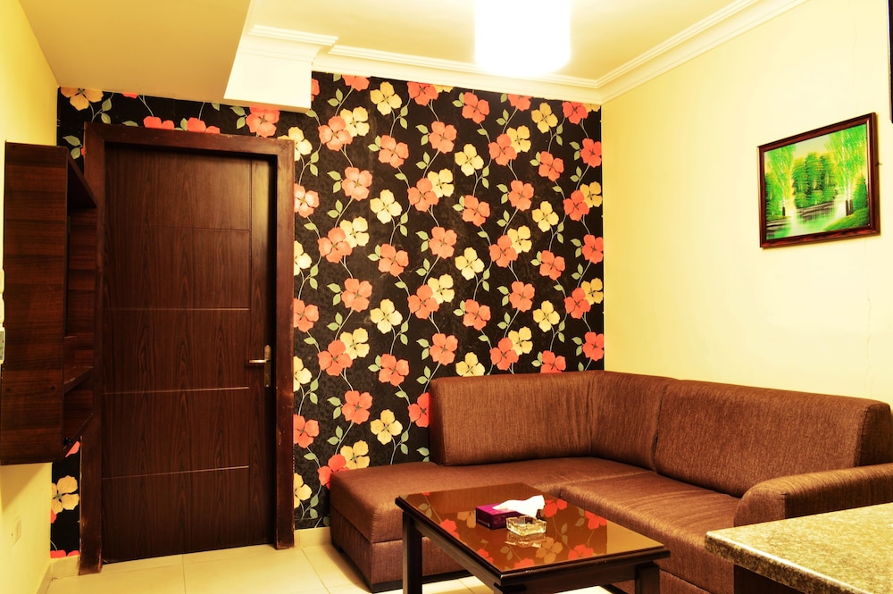 lancaster hotel apartments gardens