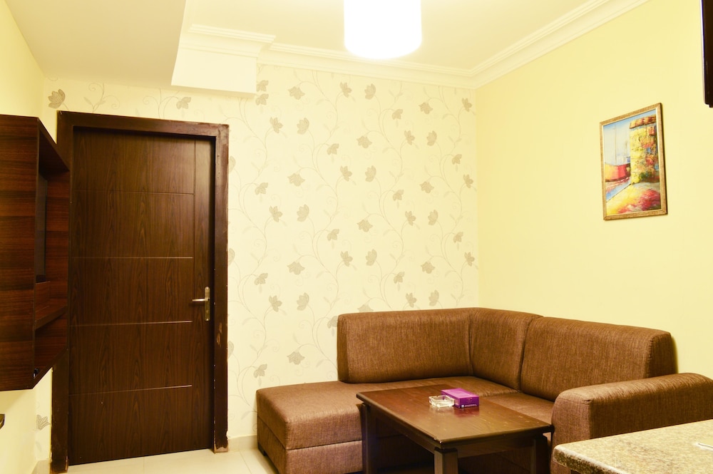 lancaster hotel apartments gardens