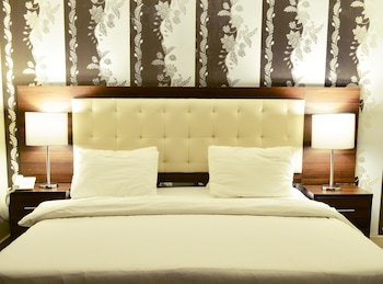 lancaster hotel apartments gardens