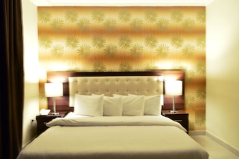 lancaster hotel apartments gardens