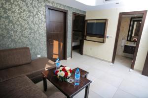 lancaster hotel apartments gardens