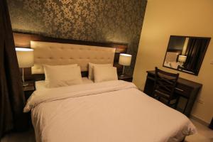 lancaster hotel apartments gardens