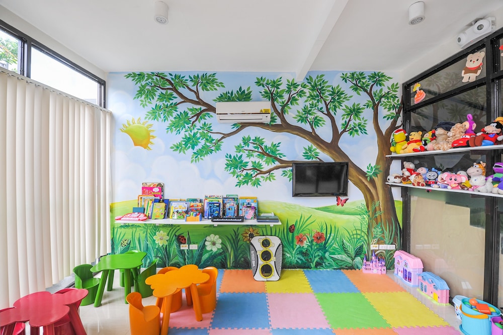 aziza paradise hotel