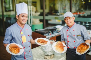 aziza paradise hotel