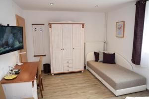 Hotel-Restaurant Steigerwaldhaus,Burghaslach>>Bavaria,2 star