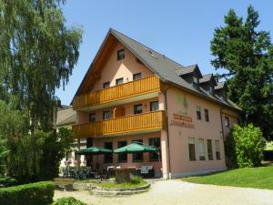 Hotel-Restaurant Steigerwaldhaus,Burghaslach>>Bavaria,2 star