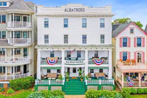 hotel albatross