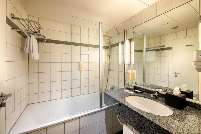 voco dusseldorf seestern by ihg