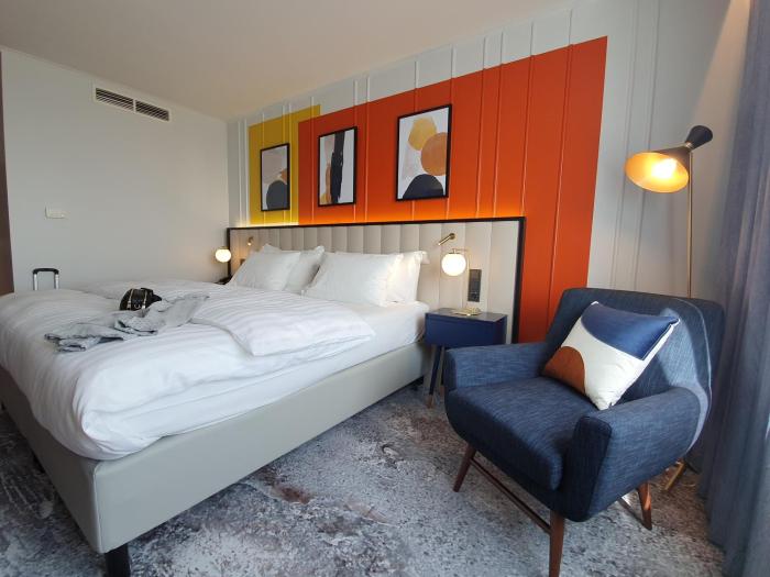 voco dusseldorf seestern by ihg