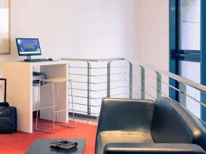 voco dusseldorf seestern by ihg