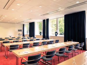 voco dusseldorf seestern by ihg