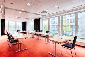 voco dusseldorf seestern by ihg