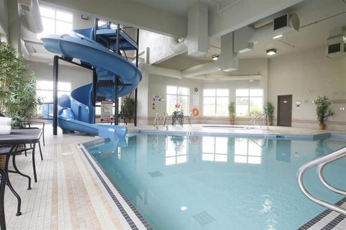 stonebridge hotel dawson creek