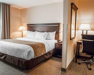 Comfort Suites Speedway - Kansas City,Bonner Springs>>Arkansas City,3 star