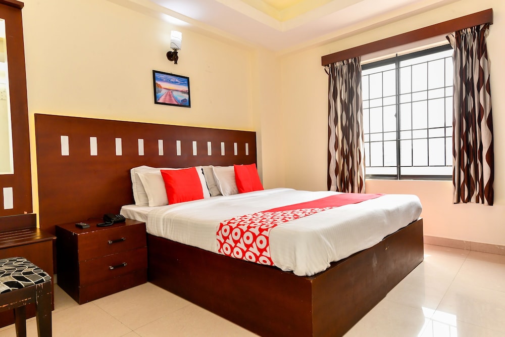 Metro Kochi,In Cochin (Ernakulam),3 star