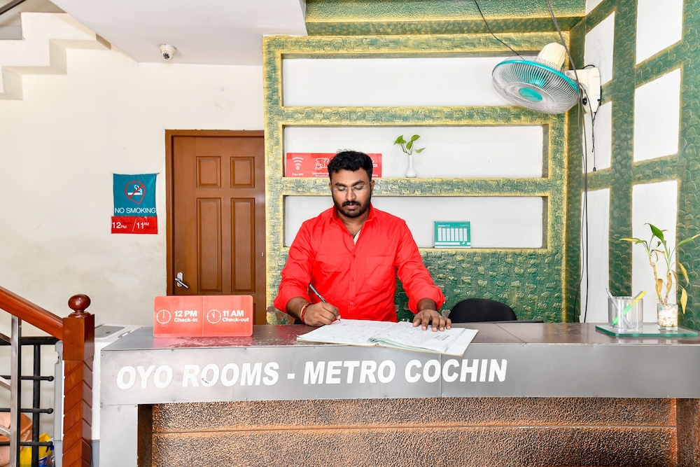 Metro Kochi,In Cochin (Ernakulam),3 star