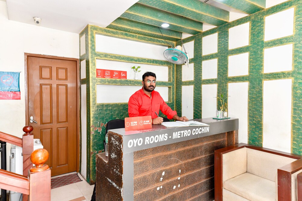 Metro Kochi,In Cochin (Ernakulam),3 star