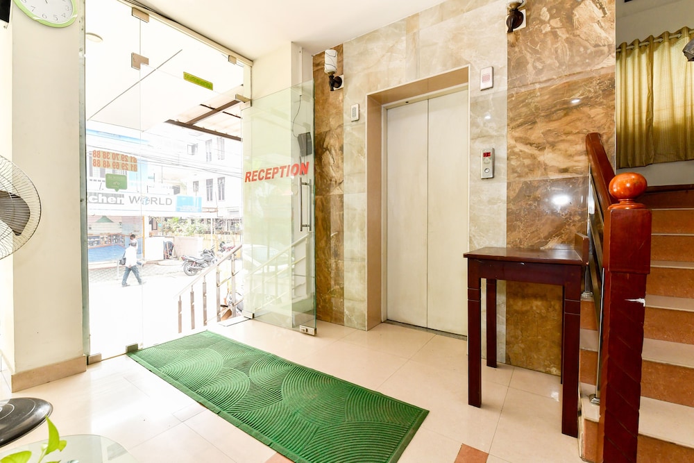 Metro Kochi,In Cochin (Ernakulam),3 star