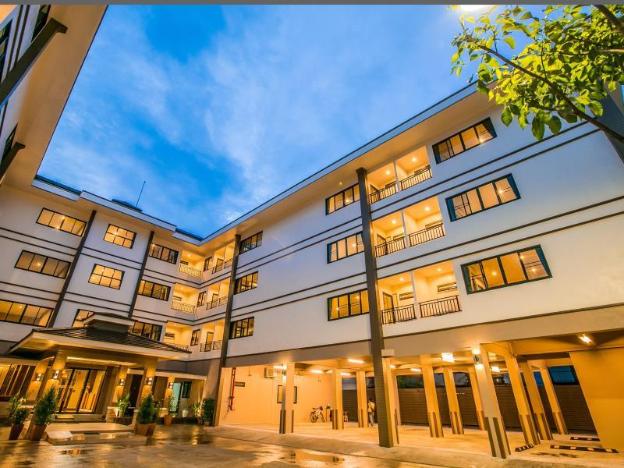 de hug hotel and residence