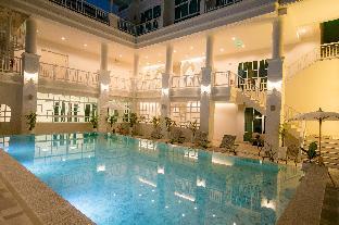 de hug hotel and residence