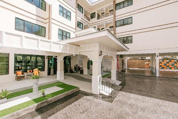 de hug hotel and residence