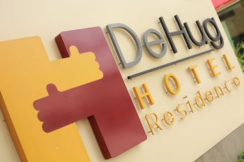 de hug hotel and residence