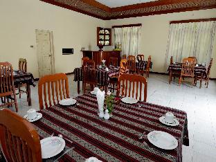 kyaw hotel