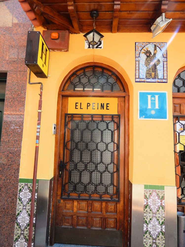 hostal el peine