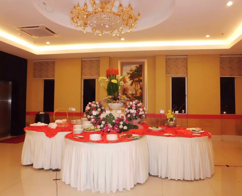 ritz garden hotel manjung