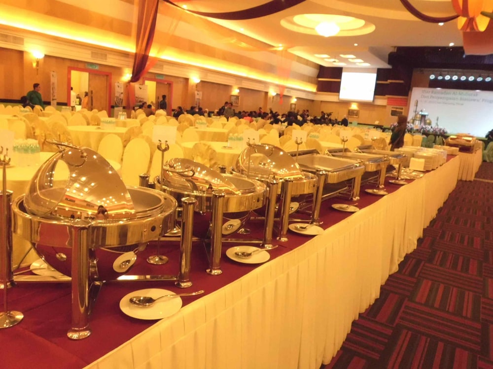 ritz garden hotel manjung