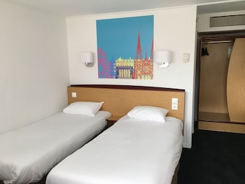 kyriad direct marseille est la valentine