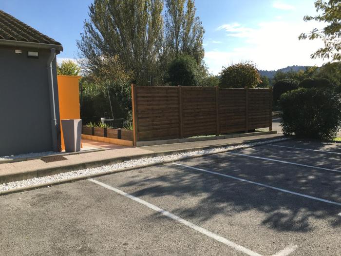 kyriad direct marseille est la valentine