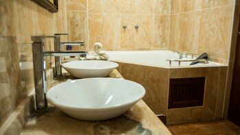 hotel villa de valverde