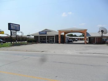 A Ok Motel,Muenster>>Gainesville,2 star