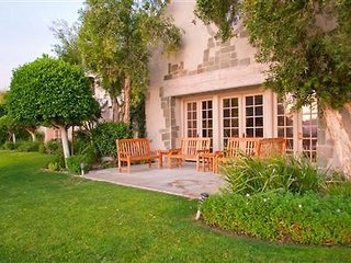 The Chateau At Lake La Quinta,Desert Palms>>Bermuda Dunes,4 star