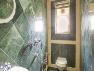 hotel benzy palace near mumbai international airport