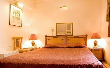 hotel benzy palace near mumbai international airport