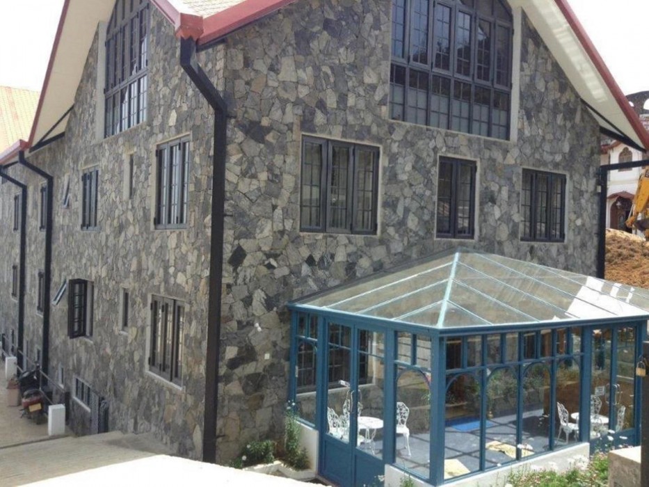 daffodils hotel