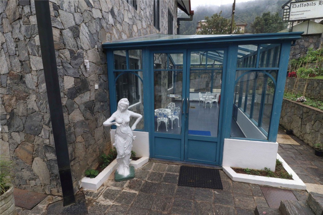 daffodils hotel