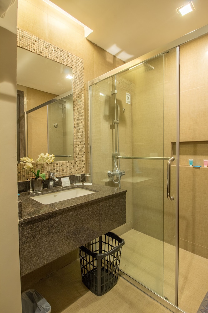 bayfront hotel cebu north reclamation