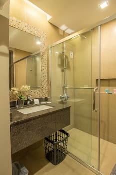 bayfront hotel cebu north reclamation