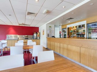 travelodge sunbury m3