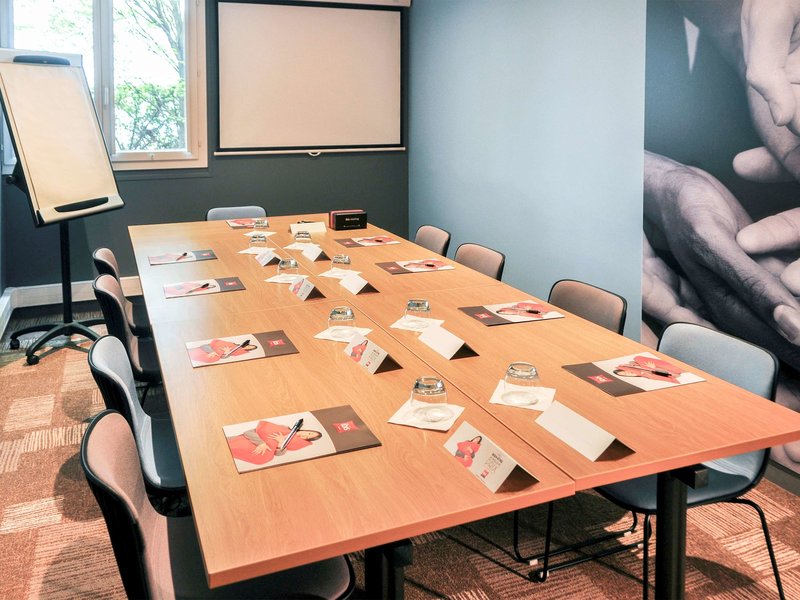 ibis roanne