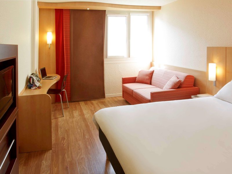 ibis roanne