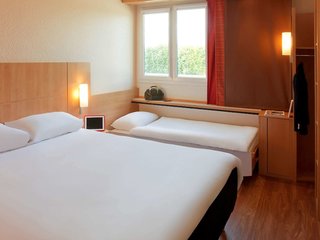 ibis roanne