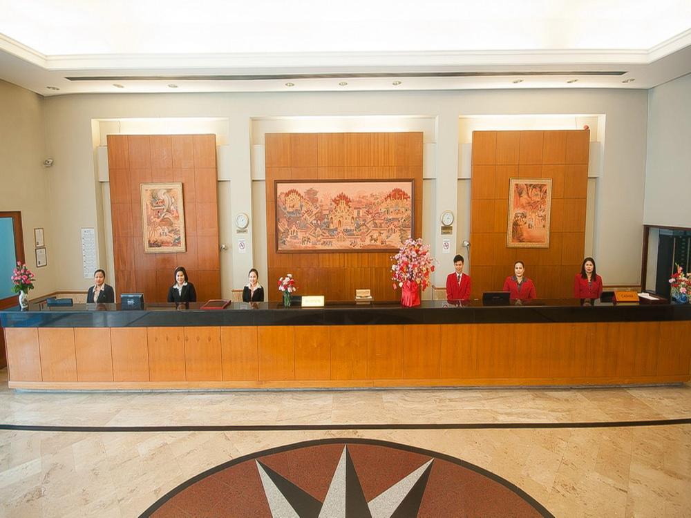 grand plaza hotel