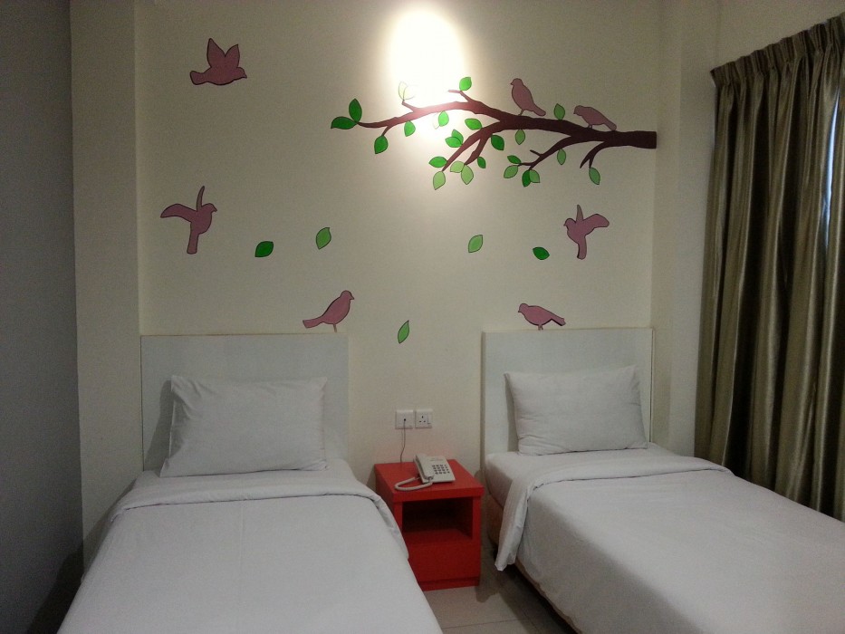 hotel strawberry fields