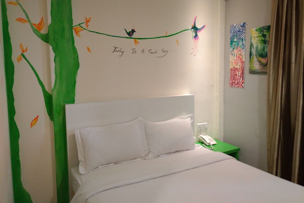 hotel strawberry fields