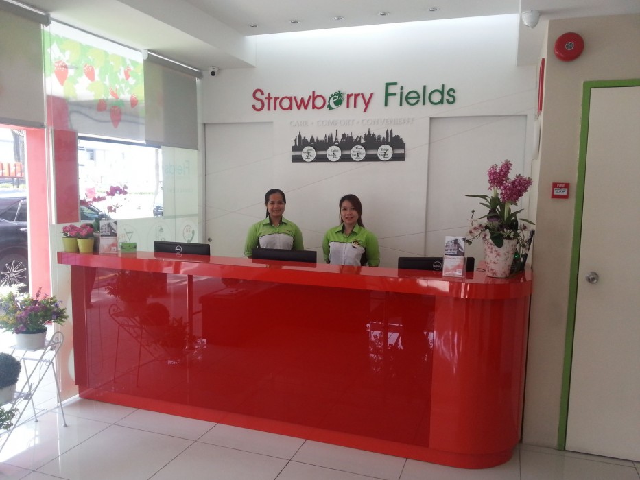 hotel strawberry fields